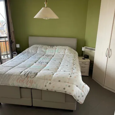 Bristol Palace Seaview 7e Verdieping, 30 Meter