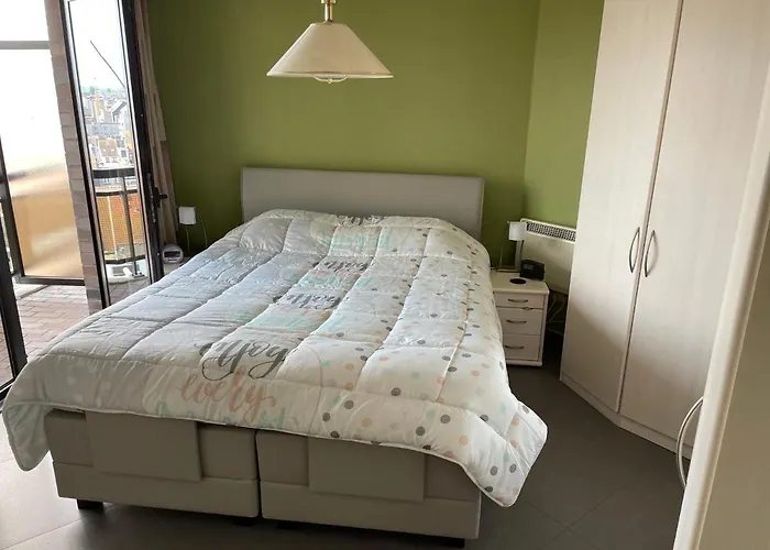 Bristol Palace Seaview 7e Verdieping, 30 Meter